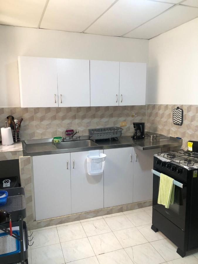 Habitaciones Independientes Cerca Al Aeropuerto 1 Cartagena Dış mekan fotoğraf